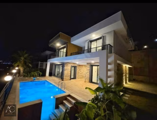 Panaromık Manzara-özel Havuz/otopark-450 M2 Bahçe Yeni-ultra Lüx-tamamı Müstakil-akıllı Villa