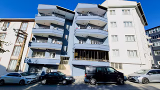 Merkezi Konumda, Yenilenmiş 3+1 Satılık Daire