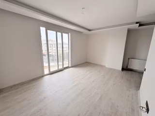 Prestijden Barış Mah'de 6 Yaşında Asansörlü Doğalgazlı 2+1 Daire