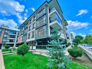 Uytun'dan Akçay'da Site İçi Doğalgazlı Ara Kat Kiralık 2+1 Daire