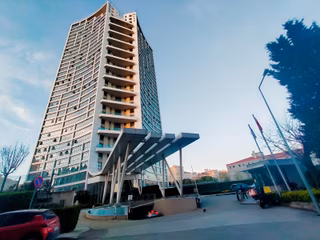 Mesa Kartall'da E5 Metroya Yakın, Manzaralı Büyük Tip 1+1 Daire