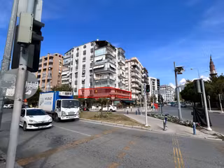 Karşıyaka Ordu Bulvarında Büyük Teraslı 3+1 Daire