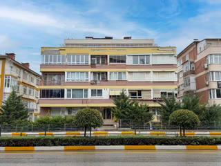 Atatürk Mah. Bandırma Cad. Üzerinde Kiralık 3+1 Daire