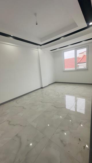 Esentepe Mahallesinde Geniş 75m2 2+0 Satılık Daire Eğitimciler Caddesine Yürüme Mesafesinde ;