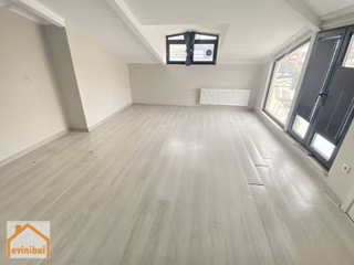 Evinibul'dan Metroya Yakın 85m2 2+1 Teraslı Çatı Katı