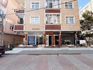 Merobüse 2 Dk Mesafede Her Türlü Faaliyete Uygun Depolu Dükkan