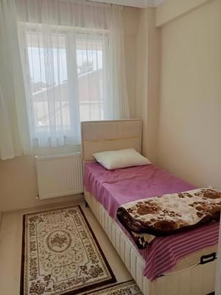 Üniversitenin 2.kapısında Kiracılı Yüksek Giriş Satılık 1 + 1