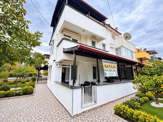 Tek Yetkili Gümüşden Akçay'da Full Yapılı Geniş Bahçeli Şık 4+1 Villa