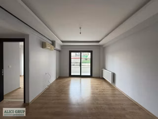 Çarkıpare'de Yeni Bina Çift Klimalı Kombili 2+1 Kiralık Daire