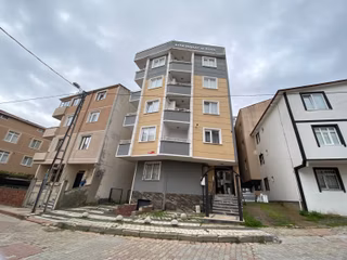 Sancaktepe Merve Mah.'de 4+1 140m² Satılık Çatı Dubleks Daire