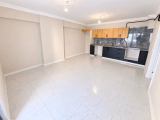 Cumhuriyet Mahalesinde 83 M2 2+0 Daire Kombi İçinde