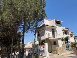 Kuşadası'nda Denize Yürüme Mesafesinde Satılık 4+1 Villa