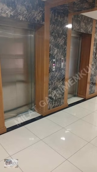 Yeşilovada Satılık 4+1 Plaza Katı Çiftli Ofis