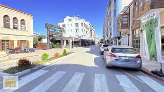 Seferihisar Girişinde 250 M² Mobilya Mağazası Devren Kiralık