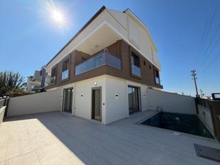 Didim Hisar Mahallesinde 3+1 Havuzlu Acil Satılık Sıfır Villa