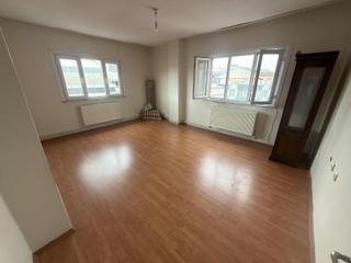 Arıkoğullarından Uğurmumcu Mah Site İçinde Otoparklı 2+1 90m2