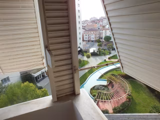 Marmaraya Ve E5 E Yakın Kiralık Site İçi Arakat Klimalı Daire