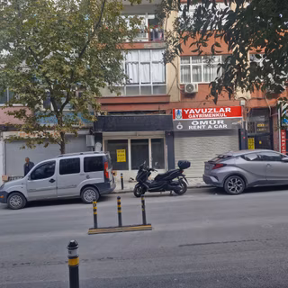Akşenden Fatih Silivrikapı Caddede Asma Katlı Kiralık Dükkan
