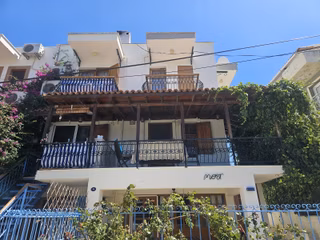 Eski Foça'da Eşyalı 4+1 Kiralık Villa