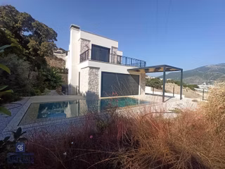 Bodrum Ortakent'te Satılık Tam Müstakil Havuzlu Villa