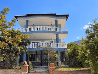 Güzelçamlıda Full Deniz Ve Doğa Manzaralı Geniş 3+2 Villa