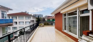 Küçükesat'ta Eşyalı 2+1 Kiralık Daire 80 M² Teraslı
