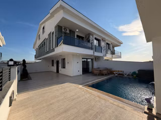 Didim Efeler Mahallesinde 3+1 Havuzlu Satılık Sıfır Villa