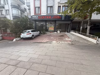 19 Mayıs Cadde Üzeri Okul Yanı 90m² Satılık Dükkan .!