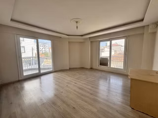Hükümet Caddesi Üzerinde Kiralık Kapalı Mutfak 3+1 Daire