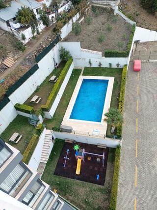 Narlıdere Merkezde Deniz Ve Orman Manzaralı Havuzlu Site İçi