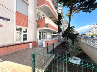 Referans'tan Akçay'da Bahçe Kullanımlı Ön Cephe Ayrı Mutfak Lüx 2+1 Daire