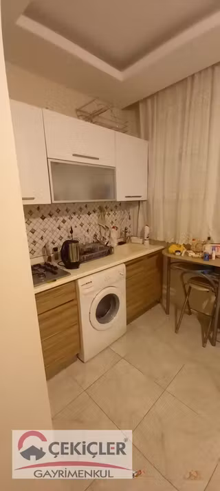 Meydan Mahallesı A101 Ve Şok Market Yanı Kıralık Eşyalı 1 + 1
