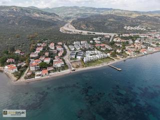 Assos Küçükkuyu Sahil Yolunda Denize Sıfır Lüks Villa