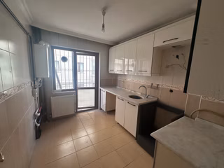 Güneşevler'de Cadde Üstü Yüksek Giriş 3+1 Satılık Daire