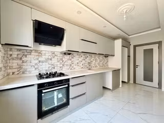 ꧁ay Emlaktan꧂altınkum'da Denize 600 Mt Mesafede Arakat Ön Cephe Geniş Kullanım 2+1 Daire