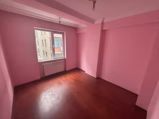 Ahmed Yesevi Caddesi Yakını 2+1 Kiralık Daire Aileye Aile Binası Tercihli
