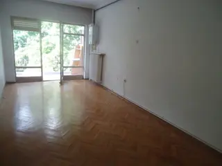 Bahçelievlerde Meetroya Ve Gazi Tıpa Yakın Katta 2+1 Balkonlu Daire