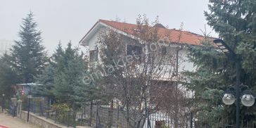 Gölbaşı Bahçelievler Şafak Sitesinde 5+2 Satılık Villa