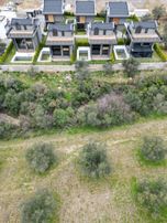 Eu Gayrimenkulden Balıkesir Edremit Güre'de Girişinde Odası Bulunan Mega Lüx 4+1 Teraslı Villa