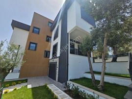 Eu Gayrimenlulden Balıkesir Edremit Güre'de Asansörlü Yerden Isıtmalı 5+1 Villa