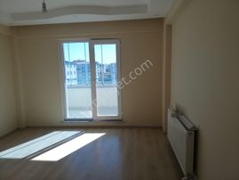 Yenişehir Mahallesinde Kiralık Arakatta Lüks 3+1 Kapalı Otoparklı Daire Çift Cam Balkonlu