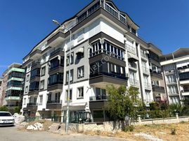 Akçay İkizçay'da,site İçinde,ayrı Mutfaklı,asansörlü 3+1 Daire