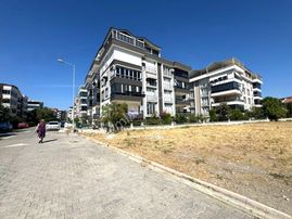 Akçay İkizçay'da,site İçinde,ayrı Mutfaklı,asansörlü 3+1 Daire