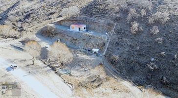 Teberik De Köy Yakını Yol Kenarı 1.800 Metre Hisseli Tapı