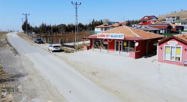 -*tatlar Da Asflat Üstü 600 Metre Arsası 100 Metre Ofis Satılık*