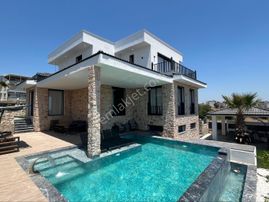 Didimde Kapalı Yüzme Havuzlu Lüks Villa
