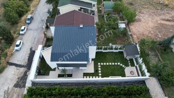 İncekte 250m2 Bahçeli 6+1 Özel Tasarım Villa Fırsatı