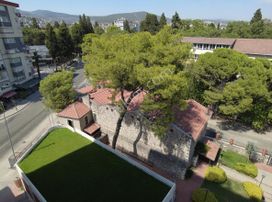 Kw Cobans'tan Fevzi Çakmak Caddesi Üzeri – Ata Apartmanı’nda 100m² Yenilenmiş Daire!