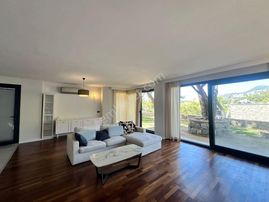 Yeniköy'de Her Yere Yakın Tam Müstakil Bahçeli Dubleks Villa