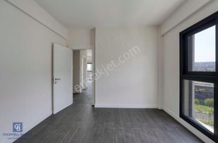 Alsancak Kahramanlarda Tabela Degeri Yüksek 2+1 Kiralık Ofis